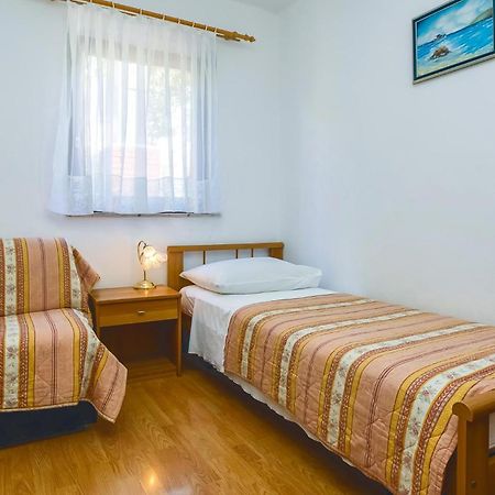 Cozy Apartment In Lokva Rogoznica With Wifi מראה חיצוני תמונה