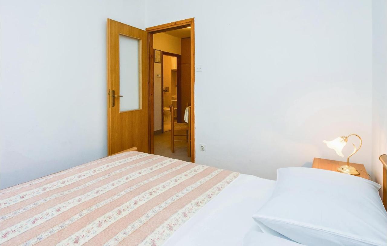 Cozy Apartment In Lokva Rogoznica With Wifi מראה חיצוני תמונה