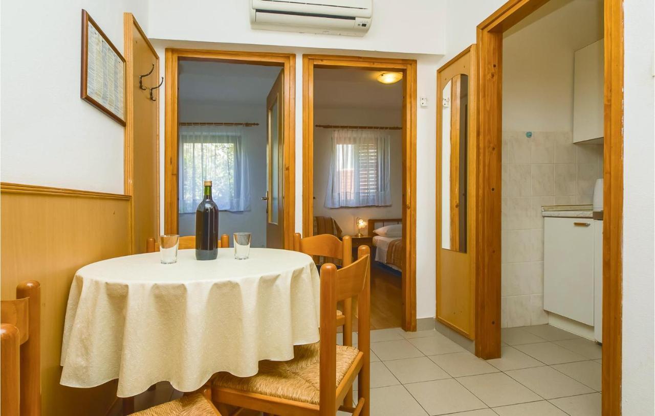 Cozy Apartment In Lokva Rogoznica With Wifi מראה חיצוני תמונה