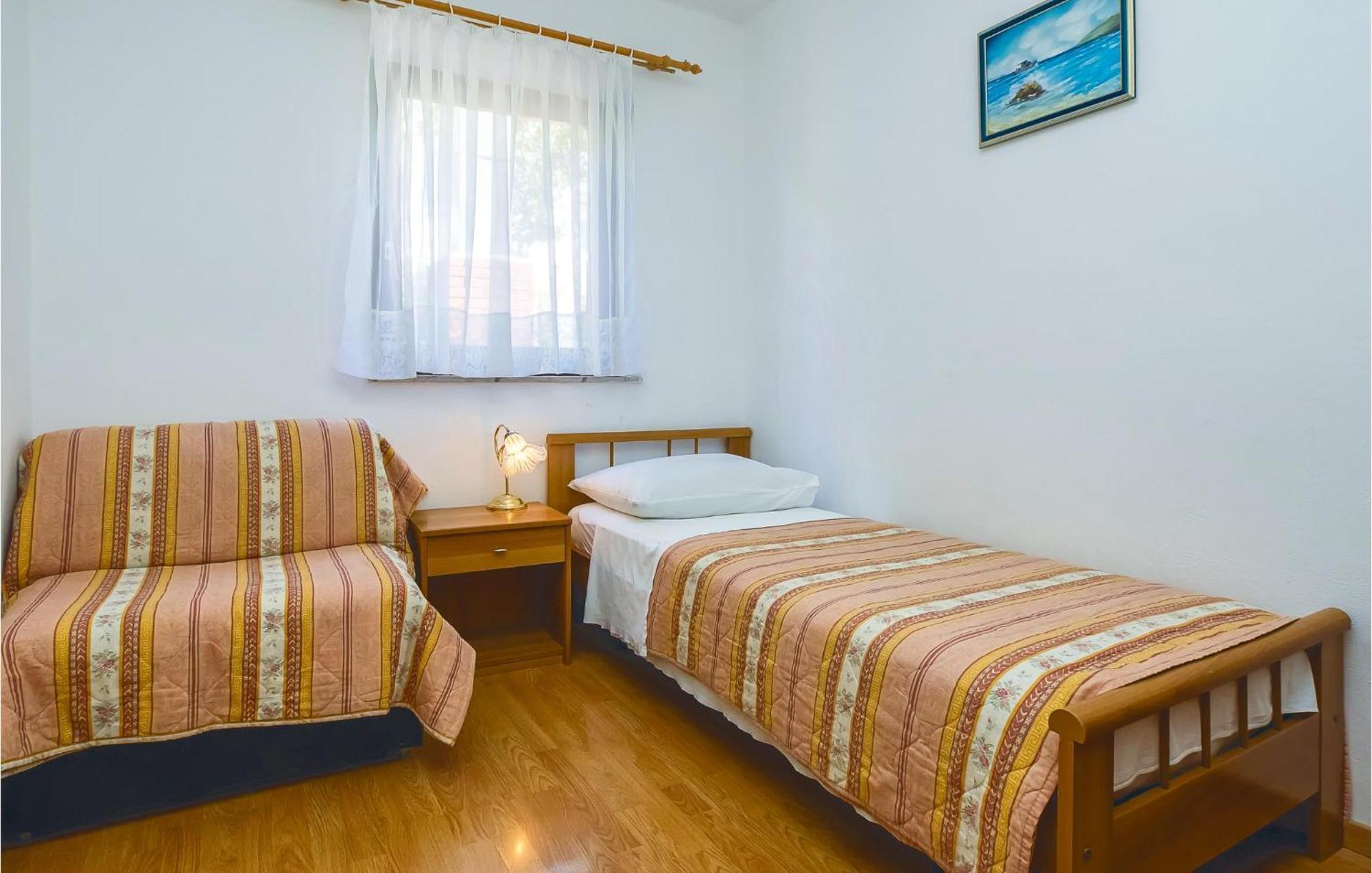 Cozy Apartment In Lokva Rogoznica With Wifi מראה חיצוני תמונה