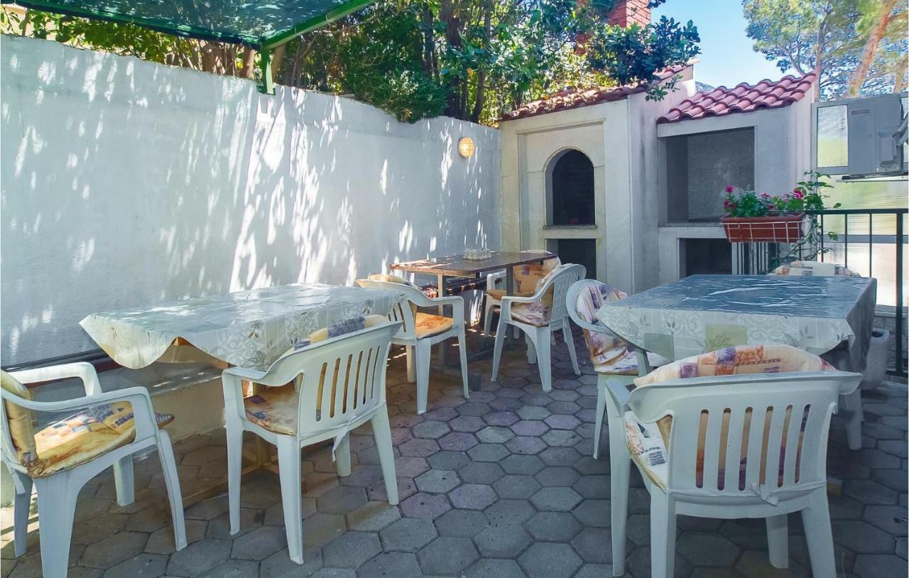 Cozy Apartment In Lokva Rogoznica With Wifi מראה חיצוני תמונה